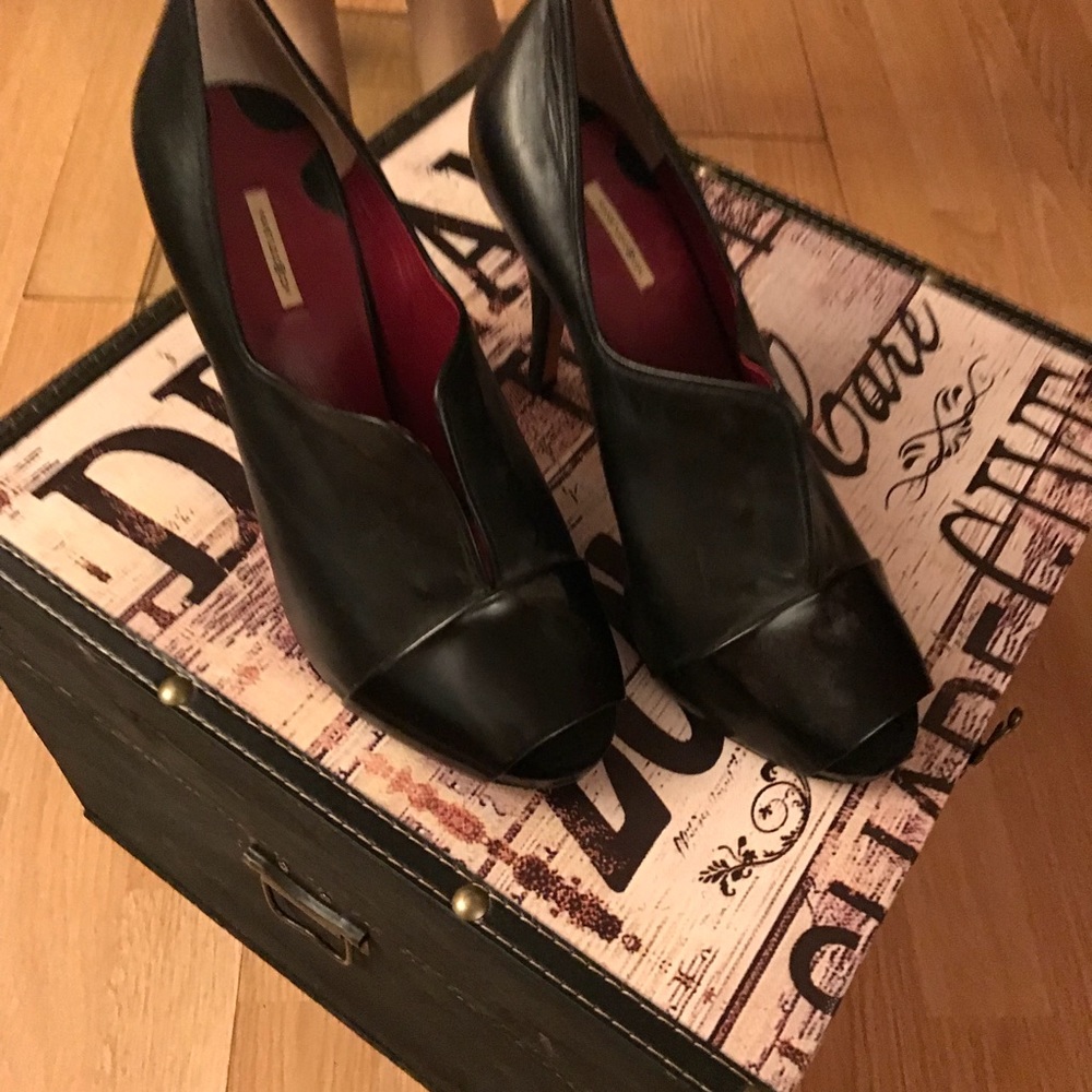 Shoes - Picture 5 of 5